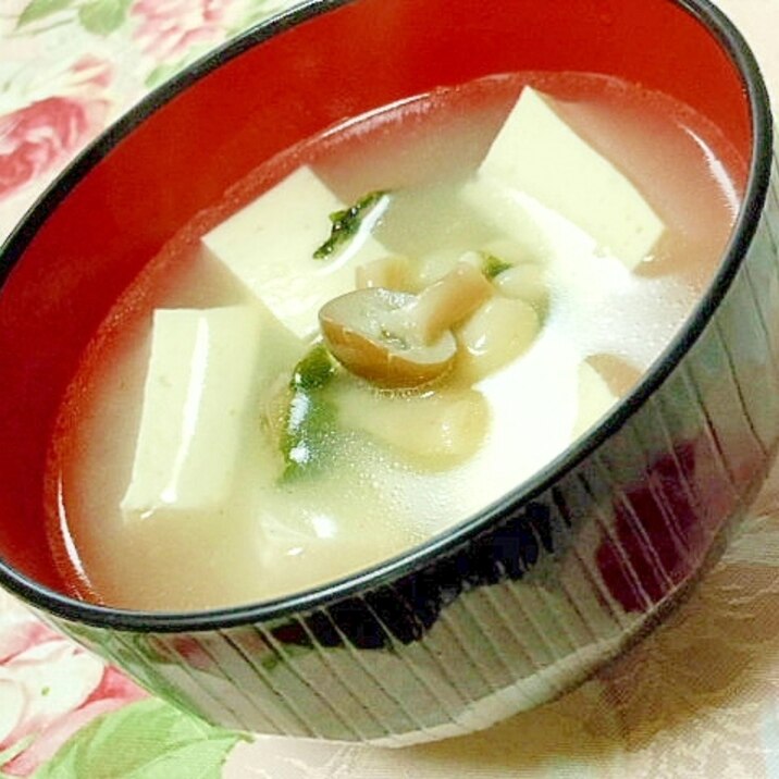 ❤塩麹キノコと豆腐とワカメのスープ❤